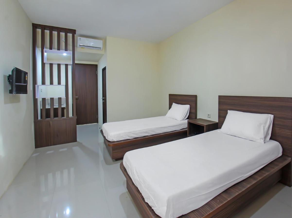 Oyo 92237 Dj Home Mataram Ngoại thất bức ảnh