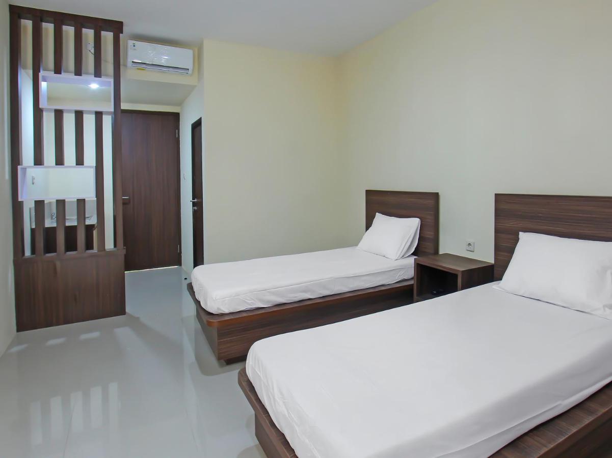 Oyo 92237 Dj Home Mataram Ngoại thất bức ảnh